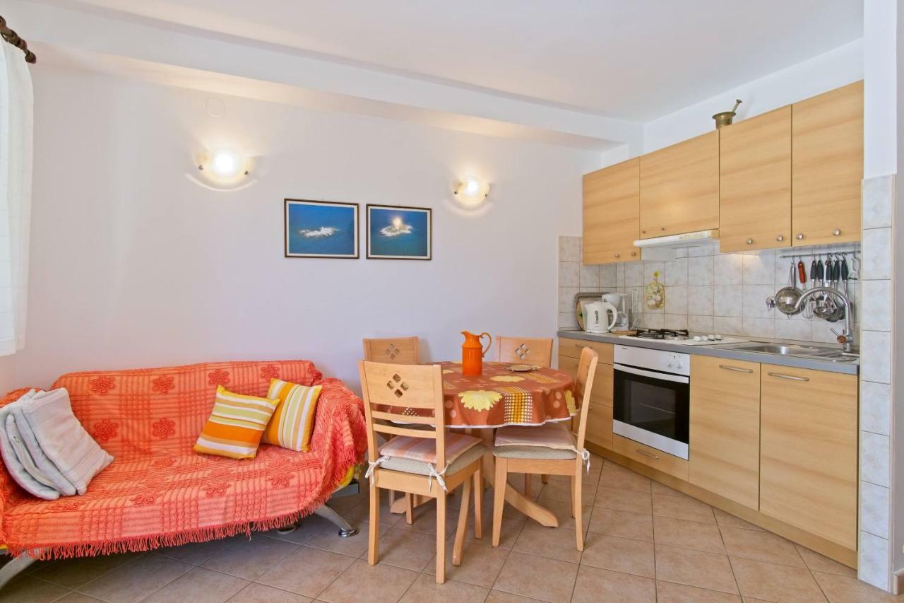 Apartmani Dorita Mali Losinj Exterior photo