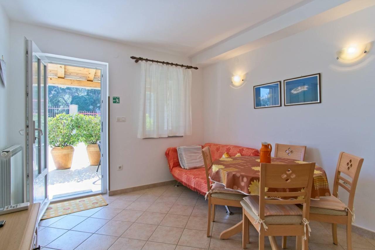 Apartmani Dorita Mali Losinj Exterior photo
